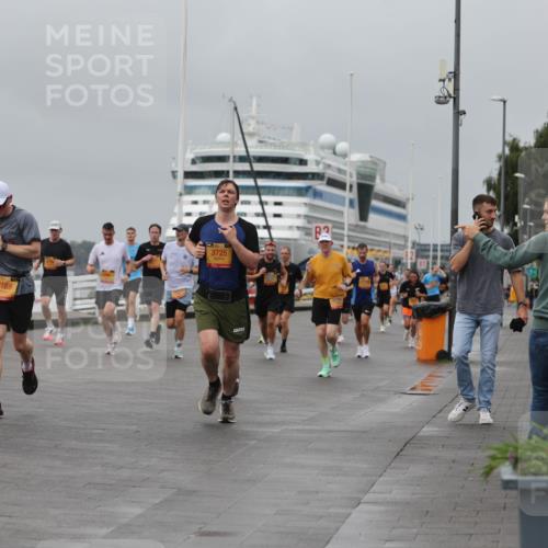 13.09.2026 - Kiel Lauf Andreas Tolksdorf http://msf.ph/oto/10479078 13.09.2026 11:52:27 Kiellinie 4, 9810, 6789, 3725, 3 meine-sportfotos.de