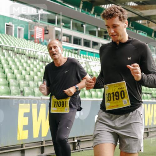 13.09.2026 - 21. swb-Marathon Bremen Michael Burmester http://msf.ph/oto/10479109 13.09.2026 10:40:52 Laufen im Stadion 10155, 10156, 10163, 10169, 10213, 10234, 10247, 10279, 10280, 10299, 10313, 10321, 10354, 10386, 10399, 10406, 10414, 10417, 10419, 10424, 10435, 10455, 10483, 10484, 10493, 10501, 10527, 10545, 10556, 10570, 10576, 10580, 10582, 10586, 10599, 10611, 10616, 10644, 10653, 10660, 10694, 10696, 10705, 10706, 10712, 10719, 10722, 10737, 10743, 10751, 10766, 10768, 10776, 10804, 10859, 11043, 11048 meine-sportfotos.de
