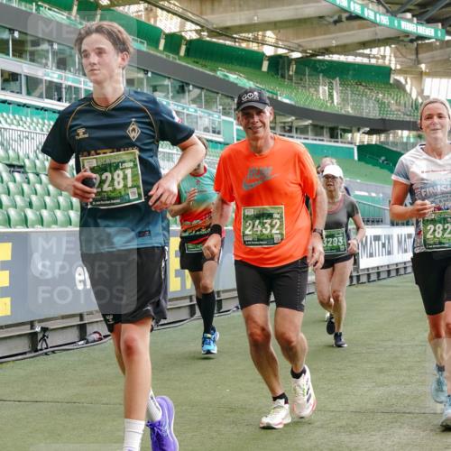 13.09.2026 - 21. swb-Marathon Bremen Michael Burmester http://msf.ph/oto/10479114 13.09.2026 13:18:24 Laufen im Stadion 311, 404, 449, 486, 546, 588, 732, 753, 837, 921, 1057, 1424, 1425, 1431, 1506, 1765, 1790, 1813, 1844, 1868, 2056, 2067, 2096, 2123, 2137, 2224, 2294, 2357, 2358, 2389, 2419, 2453, 2532, 2550, 2557, 2563, 2586, 2601, 2614, 2622, 2647, 2655, 2786, 2845, 2849, 2857, 2879, 2880, 2893, 2944, 2983, 2984, 2999, 3046, 3072, 3096, 3100, 3104, 3146, 3180, 3189, 3195, 3198, 3210, 3285, 3287, 3314, 3337, 3421, 3431, 3476, 3479, 3506, 3537, 3548, 3619, 3633, 3654, 3740, 3879, 4478 meine-sportfotos.de
