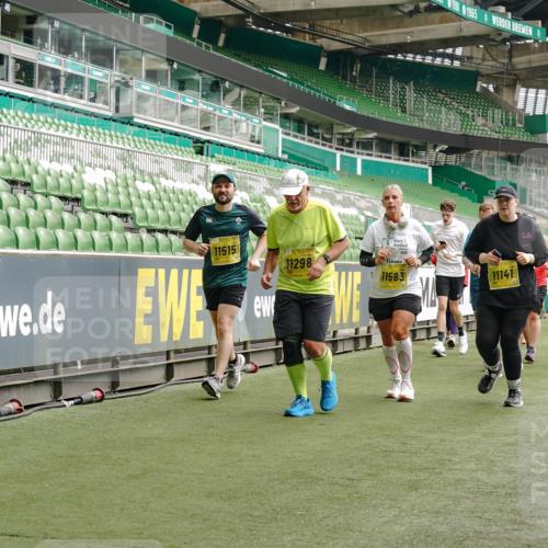 13.09.2026 - 21. swb-Marathon Bremen Michael Burmester http://msf.ph/oto/10479139 13.09.2026 10:40:54 Laufen im Stadion 10155, 10156, 10163, 10169, 10213, 10234, 10247, 10279, 10280, 10299, 10313, 10321, 10354, 10386, 10399, 10406, 10414, 10417, 10419, 10424, 10435, 10455, 10483, 10484, 10493, 10501, 10527, 10545, 10547, 10556, 10570, 10576, 10580, 10582, 10586, 10599, 10611, 10616, 10644, 10653, 10660, 10694, 10696, 10705, 10706, 10712, 10719, 10722, 10737, 10743, 10751, 10766, 10768, 10776, 10804, 10859, 11043, 11048 meine-sportfotos.de