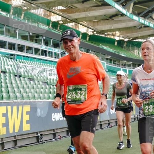 13.09.2026 - 21. swb-Marathon Bremen Michael Burmester http://msf.ph/oto/10479143 13.09.2026 13:18:24 Laufen im Stadion 311, 404, 449, 486, 546, 588, 732, 753, 837, 921, 1057, 1424, 1425, 1431, 1506, 1765, 1790, 1813, 1844, 1868, 2056, 2067, 2096, 2123, 2137, 2224, 2294, 2357, 2358, 2389, 2419, 2453, 2532, 2550, 2557, 2563, 2586, 2601, 2614, 2622, 2647, 2655, 2786, 2845, 2849, 2857, 2879, 2880, 2893, 2944, 2983, 2984, 2999, 3046, 3072, 3096, 3100, 3104, 3146, 3180, 3189, 3195, 3198, 3210, 3285, 3287, 3314, 3337, 3421, 3431, 3476, 3479, 3506, 3537, 3548, 3619, 3633, 3654, 3740, 3879, 4478 meine-sportfotos.de