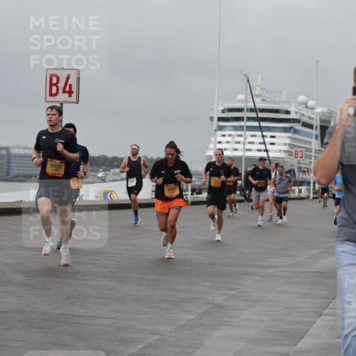 13.09.2026 - Kiel Lauf Andreas Tolksdorf http://msf.ph/oto/10479167 13.09.2026 11:52:36 Kiellinie 4, 11663, 6915, 4991, 3 meine-sportfotos.de