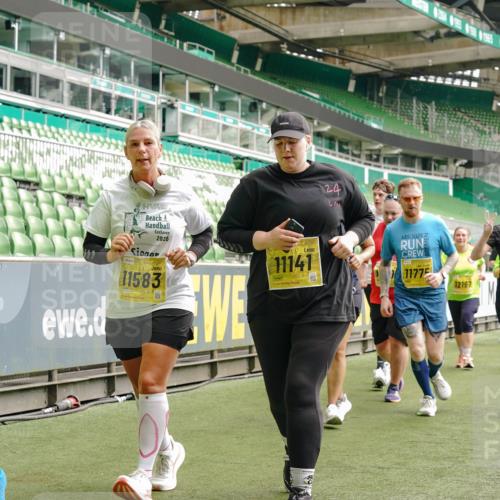 13.09.2026 - 21. swb-Marathon Bremen Michael Burmester http://msf.ph/oto/10479212 13.09.2026 10:40:57 Laufen im Stadion 10155, 10156, 10163, 10169, 10213, 10234, 10247, 10280, 10299, 10313, 10321, 10354, 10386, 10399, 10406, 10414, 10417, 10419, 10422, 10424, 10435, 10455, 10483, 10484, 10501, 10527, 10545, 10547, 10556, 10570, 10580, 10582, 10586, 10599, 10611, 10616, 10644, 10653, 10660, 10694, 10696, 10705, 10706, 10712, 10719, 10722, 10737, 10743, 10751, 10766, 10768, 10776, 10804, 10859, 10889, 11043, 11048 meine-sportfotos.de