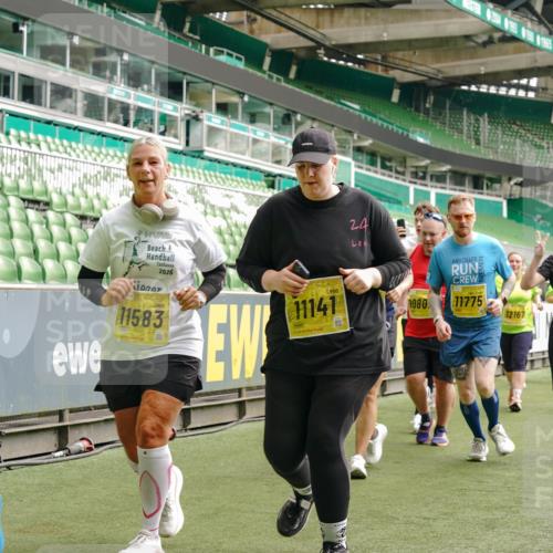 13.09.2026 - 21. swb-Marathon Bremen Michael Burmester http://msf.ph/oto/10479221 13.09.2026 10:40:57 Laufen im Stadion 10155, 10156, 10163, 10169, 10213, 10234, 10247, 10280, 10299, 10313, 10321, 10354, 10386, 10399, 10406, 10414, 10417, 10419, 10422, 10424, 10435, 10455, 10483, 10484, 10501, 10527, 10545, 10547, 10556, 10570, 10580, 10582, 10586, 10599, 10611, 10616, 10644, 10653, 10660, 10694, 10696, 10705, 10706, 10712, 10719, 10722, 10737, 10743, 10751, 10766, 10768, 10776, 10804, 10859, 10889, 11043, 11048 meine-sportfotos.de
