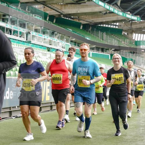 13.09.2026 - 21. swb-Marathon Bremen Michael Burmester http://msf.ph/oto/10479230 13.09.2026 10:40:58 Laufen im Stadion 10155, 10156, 10163, 10169, 10213, 10234, 10247, 10299, 10313, 10321, 10354, 10386, 10399, 10406, 10414, 10417, 10419, 10422, 10424, 10435, 10455, 10461, 10483, 10484, 10501, 10527, 10545, 10547, 10556, 10570, 10580, 10582, 10586, 10599, 10611, 10616, 10644, 10653, 10660, 10694, 10696, 10705, 10706, 10712, 10719, 10722, 10737, 10743, 10751, 10766, 10768, 10776, 10804, 10859, 10889, 11043, 11048 meine-sportfotos.de