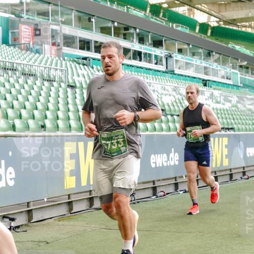 13.09.2026 - 21. swb-Marathon Bremen Michael Burmester http://msf.ph/oto/10479243 13.09.2026 13:18:29 Laufen im Stadion 311, 404, 486, 546, 588, 732, 753, 837, 921, 1057, 1424, 1425, 1431, 1506, 1765, 1790, 1813, 1844, 1868, 2056, 2067, 2096, 2123, 2137, 2224, 2294, 2357, 2358, 2389, 2419, 2453, 2532, 2550, 2557, 2563, 2586, 2601, 2614, 2622, 2647, 2655, 2786, 2843, 2845, 2849, 2857, 2879, 2880, 2893, 2944, 2983, 2984, 2999, 3031, 3046, 3072, 3096, 3100, 3104, 3146, 3180, 3189, 3195, 3198, 3210, 3285, 3287, 3314, 3337, 3421, 3431, 3476, 3479, 3537, 3548, 3619, 3633, 3654, 3740, 3879, 4478 meine-sportfotos.de