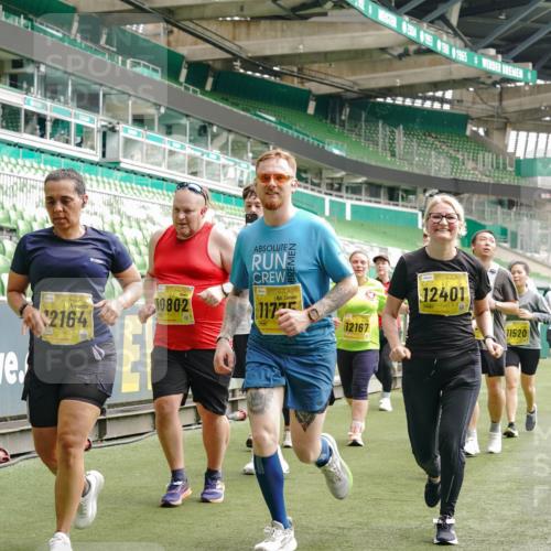 13.09.2026 - 21. swb-Marathon Bremen Michael Burmester http://msf.ph/oto/10479252 13.09.2026 10:40:58 Laufen im Stadion 10155, 10156, 10163, 10169, 10213, 10234, 10247, 10299, 10313, 10321, 10354, 10386, 10399, 10406, 10414, 10417, 10419, 10422, 10424, 10435, 10455, 10461, 10483, 10484, 10501, 10527, 10545, 10547, 10556, 10570, 10580, 10582, 10586, 10599, 10611, 10616, 10644, 10653, 10660, 10694, 10696, 10705, 10706, 10712, 10719, 10722, 10737, 10743, 10751, 10766, 10768, 10776, 10804, 10859, 10889, 11043, 11048 meine-sportfotos.de