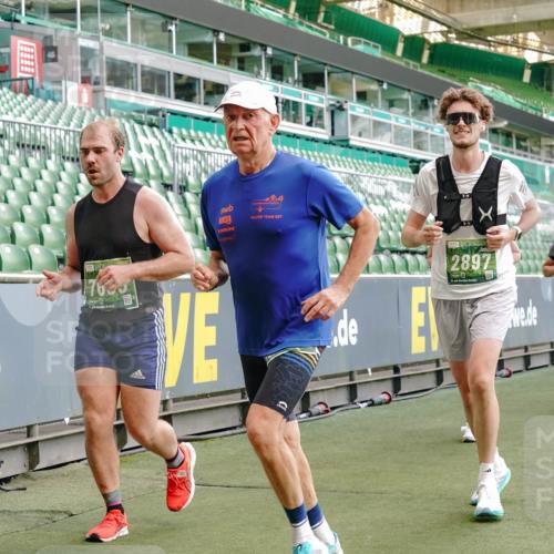 13.09.2026 - 21. swb-Marathon Bremen Michael Burmester http://msf.ph/oto/10479273 13.09.2026 13:18:31 Laufen im Stadion 311, 404, 486, 546, 588, 732, 753, 837, 921, 1424, 1425, 1431, 1506, 1765, 1790, 1844, 1868, 2056, 2067, 2096, 2123, 2137, 2224, 2294, 2357, 2358, 2389, 2419, 2453, 2532, 2557, 2563, 2586, 2601, 2614, 2622, 2647, 2655, 2786, 2843, 2845, 2849, 2857, 2879, 2880, 2893, 2944, 2983, 2984, 2999, 3031, 3046, 3072, 3096, 3100, 3104, 3146, 3180, 3189, 3195, 3198, 3210, 3285, 3287, 3314, 3337, 3421, 3431, 3476, 3537, 3548, 3619, 3633, 3654, 3740, 3879, 4478 meine-sportfotos.de
