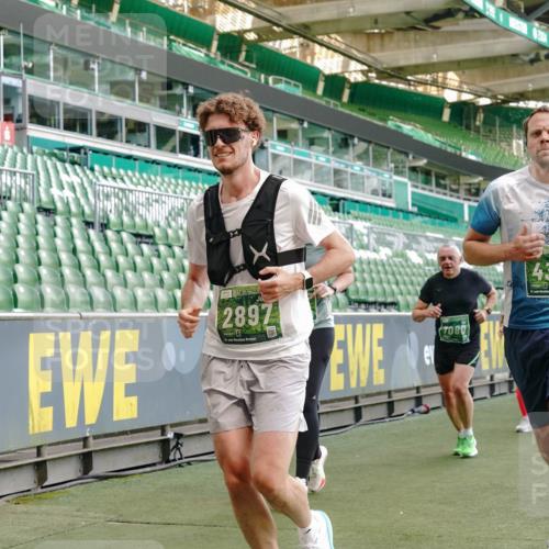 13.09.2026 - 21. swb-Marathon Bremen Michael Burmester http://msf.ph/oto/10479291 13.09.2026 13:18:31 Laufen im Stadion 311, 404, 486, 546, 588, 732, 753, 837, 921, 1424, 1425, 1431, 1506, 1765, 1790, 1844, 1868, 2056, 2067, 2096, 2123, 2137, 2224, 2294, 2357, 2358, 2389, 2419, 2453, 2532, 2557, 2563, 2586, 2601, 2614, 2622, 2647, 2655, 2786, 2843, 2845, 2849, 2857, 2879, 2880, 2893, 2944, 2983, 2984, 2999, 3031, 3046, 3072, 3096, 3100, 3104, 3146, 3180, 3189, 3195, 3198, 3210, 3285, 3287, 3314, 3337, 3421, 3431, 3476, 3537, 3548, 3619, 3633, 3654, 3740, 3879, 4478 meine-sportfotos.de