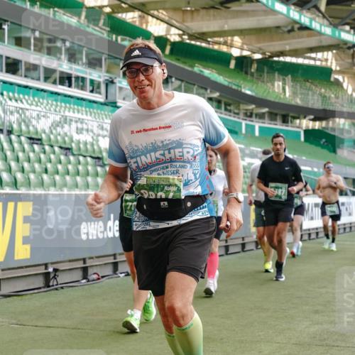 13.09.2026 - 21. swb-Marathon Bremen Michael Burmester http://msf.ph/oto/10479307 13.09.2026 13:18:33 Laufen im Stadion 311, 404, 486, 546, 588, 732, 753, 837, 921, 1424, 1425, 1431, 1506, 1765, 1790, 1844, 1868, 2056, 2067, 2096, 2123, 2137, 2224, 2294, 2357, 2358, 2389, 2419, 2453, 2532, 2557, 2563, 2586, 2601, 2614, 2622, 2647, 2655, 2703, 2786, 2843, 2845, 2849, 2857, 2879, 2880, 2893, 2944, 2983, 2984, 2999, 3031, 3046, 3072, 3096, 3100, 3104, 3146, 3180, 3189, 3195, 3198, 3210, 3285, 3287, 3314, 3337, 3421, 3431, 3476, 3537, 3548, 3619, 3633, 3654, 3740, 3879, 4478 meine-sportfotos.de