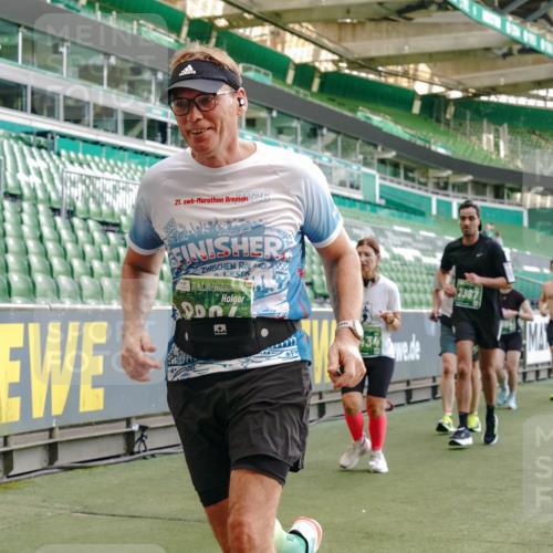 13.09.2026 - 21. swb-Marathon Bremen Michael Burmester http://msf.ph/oto/10479323 13.09.2026 13:18:33 Laufen im Stadion 311, 404, 486, 546, 588, 732, 753, 837, 921, 1424, 1425, 1431, 1506, 1765, 1790, 1844, 1868, 2056, 2067, 2096, 2123, 2137, 2224, 2294, 2357, 2358, 2389, 2419, 2453, 2532, 2557, 2563, 2586, 2601, 2614, 2622, 2647, 2655, 2703, 2786, 2843, 2845, 2849, 2857, 2879, 2880, 2893, 2944, 2983, 2984, 2999, 3031, 3046, 3072, 3096, 3100, 3104, 3146, 3180, 3189, 3195, 3198, 3210, 3285, 3287, 3314, 3337, 3421, 3431, 3476, 3537, 3548, 3619, 3633, 3654, 3740, 3879, 4478 meine-sportfotos.de