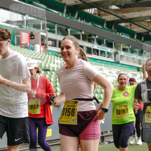 13.09.2026 - 21. swb-Marathon Bremen Michael Burmester http://msf.ph/oto/10479327 13.09.2026 10:41:01 Laufen im Stadion 10155, 10156, 10163, 10169, 10213, 10234, 10247, 10299, 10313, 10321, 10354, 10386, 10399, 10406, 10414, 10417, 10419, 10422, 10424, 10435, 10455, 10461, 10462, 10483, 10484, 10527, 10545, 10547, 10556, 10570, 10580, 10582, 10586, 10599, 10611, 10644, 10653, 10660, 10694, 10696, 10705, 10706, 10719, 10722, 10737, 10751, 10766, 10768, 10776, 10804, 10859, 10889, 11043, 11048 meine-sportfotos.de