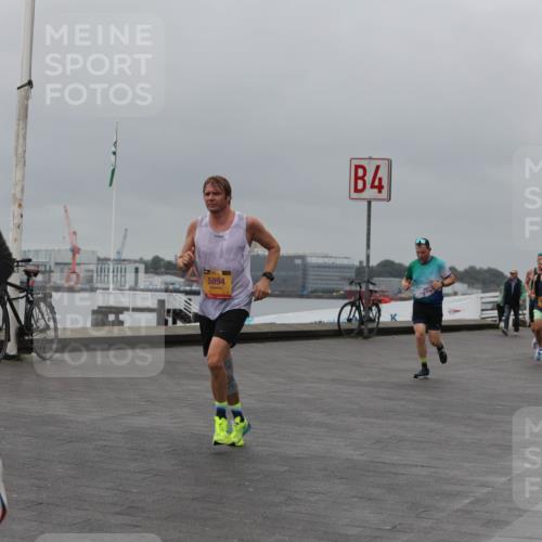 13.09.2026 - Kiel Lauf Andreas Tolksdorf http://msf.ph/oto/10479367 13.09.2026 11:52:52 Kiellinie 9821, 5894, 4, 3 meine-sportfotos.de
