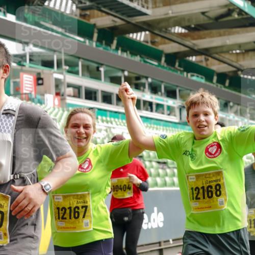 13.09.2026 - 21. swb-Marathon Bremen Michael Burmester http://msf.ph/oto/10479369 13.09.2026 10:41:03 Laufen im Stadion 10155, 10156, 10163, 10169, 10213, 10234, 10247, 10299, 10313, 10321, 10354, 10386, 10399, 10406, 10414, 10417, 10419, 10422, 10424, 10435, 10455, 10461, 10462, 10483, 10484, 10527, 10545, 10547, 10570, 10580, 10582, 10586, 10599, 10611, 10644, 10653, 10660, 10694, 10696, 10705, 10706, 10719, 10722, 10737, 10751, 10766, 10768, 10776, 10804, 10859, 10889, 11043, 11048 meine-sportfotos.de