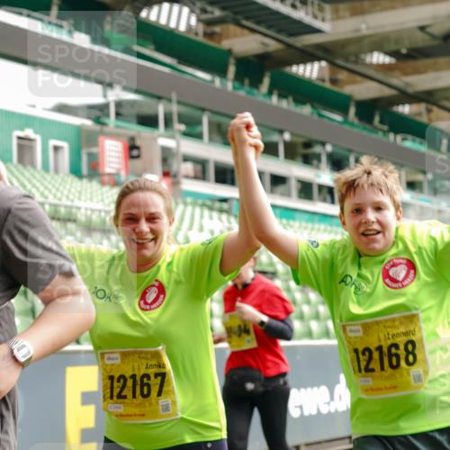 13.09.2026 - 21. swb-Marathon Bremen Michael Burmester http://msf.ph/oto/10479388 13.09.2026 10:41:03 Laufen im Stadion 10155, 10156, 10163, 10169, 10213, 10234, 10247, 10299, 10313, 10321, 10354, 10386, 10399, 10406, 10414, 10417, 10419, 10422, 10424, 10435, 10455, 10461, 10462, 10483, 10484, 10527, 10545, 10547, 10570, 10580, 10582, 10586, 10599, 10611, 10644, 10653, 10660, 10694, 10696, 10705, 10706, 10719, 10722, 10737, 10751, 10766, 10768, 10776, 10804, 10859, 10889, 11043, 11048 meine-sportfotos.de