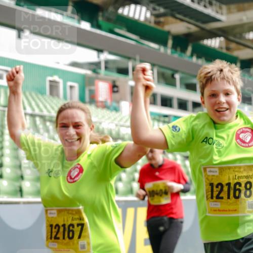13.09.2026 - 21. swb-Marathon Bremen Michael Burmester http://msf.ph/oto/10479405 13.09.2026 10:41:03 Laufen im Stadion 10155, 10156, 10163, 10169, 10213, 10234, 10247, 10299, 10313, 10321, 10354, 10386, 10399, 10406, 10414, 10417, 10419, 10422, 10424, 10435, 10455, 10461, 10462, 10483, 10484, 10527, 10545, 10547, 10570, 10580, 10582, 10586, 10599, 10611, 10644, 10653, 10660, 10694, 10696, 10705, 10706, 10719, 10722, 10737, 10751, 10766, 10768, 10776, 10804, 10859, 10889, 11043, 11048 meine-sportfotos.de