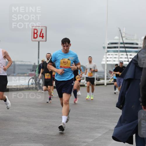 13.09.2026 - Kiel Lauf Andreas Tolksdorf http://msf.ph/oto/10479456 13.09.2026 11:53:01 Kiellinie 11081, 4, 6640, 39, 943 meine-sportfotos.de