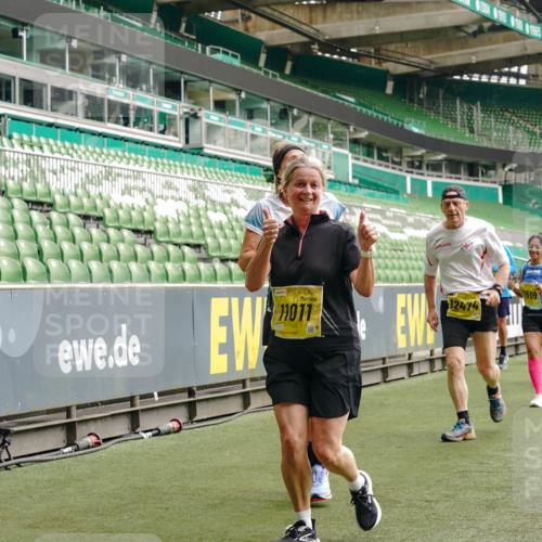 13.09.2026 - 21. swb-Marathon Bremen Michael Burmester http://msf.ph/oto/10479462 13.09.2026 10:41:06 Laufen im Stadion 10155, 10156, 10163, 10169, 10213, 10234, 10247, 10299, 10313, 10321, 10354, 10386, 10399, 10406, 10414, 10417, 10419, 10422, 10424, 10435, 10455, 10461, 10462, 10483, 10484, 10527, 10545, 10546, 10547, 10570, 10580, 10582, 10586, 10599, 10611, 10644, 10653, 10694, 10696, 10705, 10706, 10719, 10722, 10737, 10751, 10766, 10768, 10776, 10804, 10859, 10889, 11043, 11048 meine-sportfotos.de