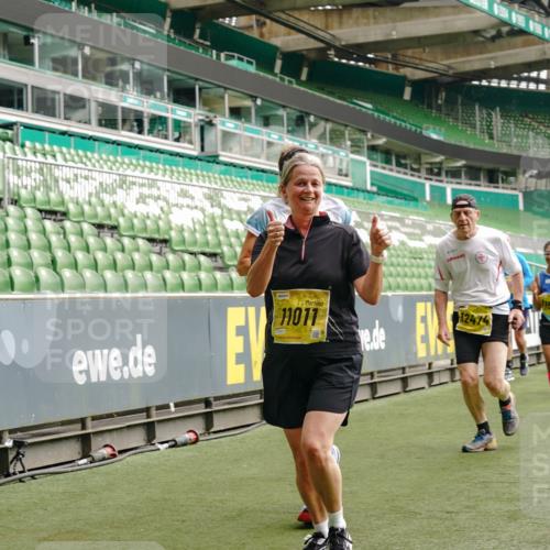 13.09.2026 - 21. swb-Marathon Bremen Michael Burmester http://msf.ph/oto/10479471 13.09.2026 10:41:06 Laufen im Stadion 10155, 10156, 10163, 10169, 10213, 10234, 10247, 10299, 10313, 10321, 10354, 10386, 10399, 10406, 10414, 10417, 10419, 10422, 10424, 10435, 10455, 10461, 10462, 10483, 10484, 10527, 10545, 10546, 10547, 10570, 10580, 10582, 10586, 10599, 10611, 10644, 10653, 10694, 10696, 10705, 10706, 10719, 10722, 10737, 10751, 10766, 10768, 10776, 10804, 10859, 10889, 11043, 11048 meine-sportfotos.de
