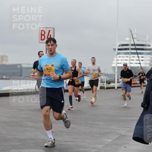 13.09.2026 - Kiel Lauf Andreas Tolksdorf http://msf.ph/oto/10479472 13.09.2026 11:53:02 Kiellinie 4, 11081, 38, 943 meine-sportfotos.de