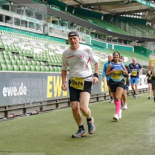 13.09.2026 - 21. swb-Marathon Bremen Michael Burmester http://msf.ph/oto/10479508 13.09.2026 10:41:08 Laufen im Stadion 10155, 10156, 10163, 10169, 10213, 10234, 10247, 10299, 10313, 10321, 10354, 10386, 10399, 10406, 10414, 10417, 10419, 10422, 10424, 10435, 10455, 10461, 10462, 10483, 10484, 10527, 10545, 10546, 10547, 10570, 10580, 10582, 10586, 10599, 10611, 10644, 10653, 10694, 10696, 10705, 10706, 10719, 10722, 10737, 10751, 10766, 10768, 10776, 10804, 10859, 10889, 10977, 11043, 11048 meine-sportfotos.de
