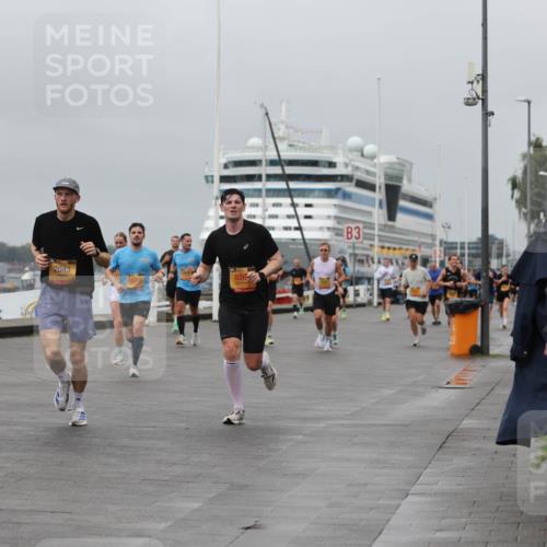 13.09.2026 - Kiel Lauf Andreas Tolksdorf http://msf.ph/oto/10479519 13.09.2026 11:53:04 Kiellinie 841, 4, 2043, 836, 3 meine-sportfotos.de
