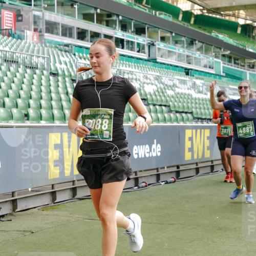 13.09.2026 - 21. swb-Marathon Bremen Michael Burmester http://msf.ph/oto/10479529 13.09.2026 13:18:42 Laufen im Stadion 311, 333, 404, 486, 512, 546, 732, 753, 837, 921, 938, 1424, 1425, 1431, 1506, 1765, 1790, 1844, 1868, 2056, 2096, 2123, 2137, 2224, 2240, 2294, 2315, 2357, 2358, 2389, 2419, 2453, 2557, 2563, 2601, 2614, 2622, 2647, 2655, 2689, 2703, 2786, 2843, 2845, 2849, 2857, 2879, 2880, 2893, 2944, 2983, 2984, 2999, 3031, 3046, 3072, 3096, 3100, 3146, 3180, 3189, 3198, 3210, 3285, 3287, 3314, 3337, 3421, 3431, 3476, 3537, 3548, 3619, 3633, 3654, 3740, 3879, 4478 meine-sportfotos.de