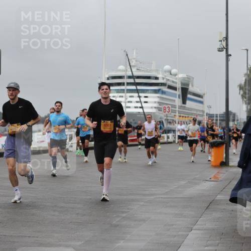13.09.2026 - Kiel Lauf Andreas Tolksdorf http://msf.ph/oto/10479536 13.09.2026 11:53:05 Kiellinie 4, 2043, 8361, 3 meine-sportfotos.de