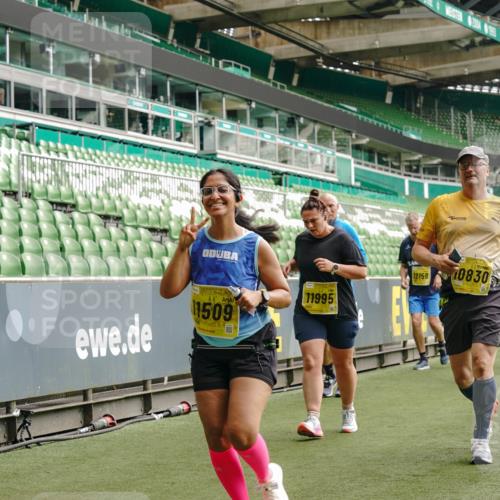 13.09.2026 - 21. swb-Marathon Bremen Michael Burmester http://msf.ph/oto/10479562 13.09.2026 10:41:10 Laufen im Stadion 10155, 10156, 10163, 10169, 10213, 10234, 10247, 10299, 10313, 10321, 10354, 10386, 10399, 10406, 10414, 10417, 10419, 10422, 10424, 10435, 10455, 10461, 10462, 10483, 10484, 10527, 10545, 10546, 10547, 10570, 10580, 10582, 10586, 10599, 10611, 10644, 10653, 10694, 10696, 10705, 10706, 10719, 10722, 10737, 10751, 10766, 10768, 10776, 10804, 10859, 10889, 10977, 11043, 11048 meine-sportfotos.de