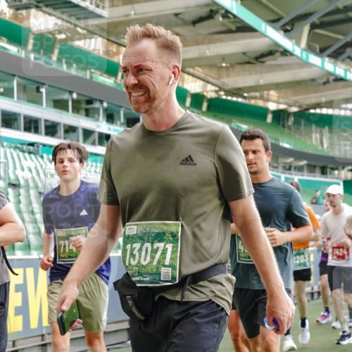 13.09.2026 - 21. swb-Marathon Bremen Michael Burmester http://msf.ph/oto/10479597 13.09.2026 13:18:46 Laufen im Stadion 311, 333, 404, 486, 512, 546, 732, 753, 837, 921, 938, 1424, 1425, 1431, 1506, 1765, 1790, 1844, 1868, 2056, 2096, 2123, 2137, 2224, 2240, 2294, 2315, 2357, 2358, 2389, 2419, 2453, 2557, 2563, 2601, 2614, 2622, 2647, 2689, 2703, 2786, 2843, 2845, 2849, 2857, 2879, 2880, 2893, 2944, 2983, 2984, 2999, 3031, 3046, 3072, 3096, 3100, 3146, 3180, 3189, 3198, 3210, 3285, 3287, 3337, 3421, 3431, 3476, 3537, 3548, 3619, 3633, 3654, 3740, 3879, 4478 meine-sportfotos.de