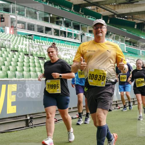 13.09.2026 - 21. swb-Marathon Bremen Michael Burmester http://msf.ph/oto/10479613 13.09.2026 10:41:11 Laufen im Stadion 10155, 10156, 10163, 10169, 10213, 10234, 10247, 10299, 10313, 10321, 10354, 10386, 10399, 10406, 10414, 10417, 10419, 10422, 10424, 10435, 10455, 10461, 10462, 10483, 10484, 10527, 10545, 10546, 10547, 10570, 10580, 10582, 10586, 10599, 10611, 10644, 10653, 10694, 10696, 10705, 10706, 10719, 10722, 10737, 10751, 10766, 10768, 10776, 10804, 10859, 10889, 10977, 11043, 11048 meine-sportfotos.de