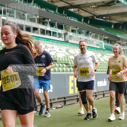13.09.2026 - 21. swb-Marathon Bremen Michael Burmester http://msf.ph/oto/10479677 13.09.2026 10:41:14 Laufen im Stadion 10155, 10156, 10163, 10169, 10213, 10234, 10247, 10299, 10313, 10321, 10354, 10386, 10399, 10406, 10414, 10417, 10419, 10422, 10424, 10435, 10455, 10461, 10462, 10483, 10484, 10527, 10545, 10546, 10547, 10570, 10582, 10586, 10599, 10611, 10644, 10653, 10694, 10696, 10705, 10706, 10719, 10722, 10737, 10751, 10766, 10768, 10776, 10804, 10859, 10889, 10909, 10963, 10977, 11043, 11048 meine-sportfotos.de