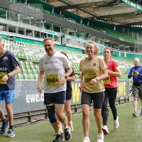 13.09.2026 - 21. swb-Marathon Bremen Michael Burmester http://msf.ph/oto/10479703 13.09.2026 10:41:15 Laufen im Stadion 10155, 10156, 10163, 10169, 10213, 10234, 10247, 10299, 10313, 10321, 10354, 10386, 10399, 10406, 10414, 10417, 10419, 10422, 10424, 10435, 10455, 10461, 10462, 10483, 10527, 10545, 10546, 10547, 10570, 10582, 10586, 10599, 10611, 10644, 10653, 10694, 10696, 10705, 10706, 10719, 10722, 10737, 10751, 10766, 10768, 10776, 10804, 10859, 10889, 10909, 10963, 10977, 11043, 11048 meine-sportfotos.de