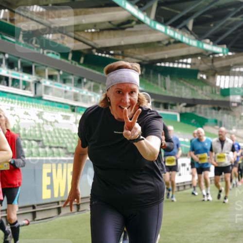 13.09.2026 - 21. swb-Marathon Bremen Michael Burmester http://msf.ph/oto/10479767 13.09.2026 10:41:16 Laufen im Stadion 10155, 10156, 10163, 10169, 10213, 10234, 10247, 10299, 10313, 10321, 10354, 10386, 10399, 10406, 10414, 10417, 10419, 10422, 10424, 10435, 10455, 10461, 10462, 10483, 10519, 10527, 10545, 10546, 10547, 10570, 10582, 10586, 10599, 10611, 10644, 10653, 10694, 10696, 10705, 10706, 10719, 10722, 10737, 10751, 10766, 10768, 10776, 10804, 10859, 10889, 10909, 10963, 10977, 11043, 11048 meine-sportfotos.de