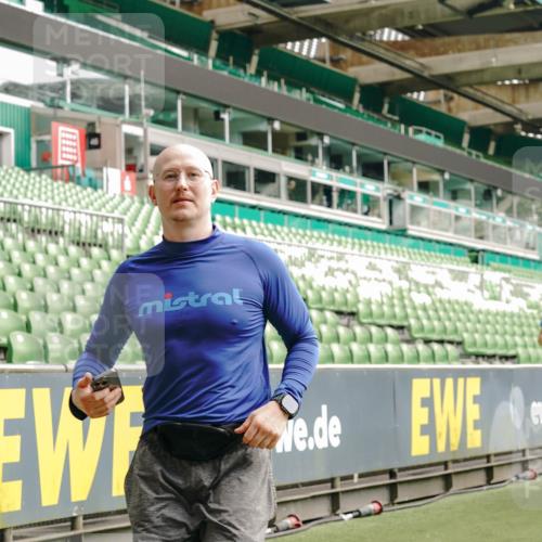 13.09.2026 - 21. swb-Marathon Bremen Michael Burmester http://msf.ph/oto/10479817 13.09.2026 10:41:18 Laufen im Stadion 10155, 10156, 10163, 10169, 10213, 10234, 10247, 10299, 10313, 10321, 10354, 10386, 10399, 10406, 10414, 10417, 10419, 10422, 10424, 10435, 10455, 10461, 10462, 10483, 10519, 10527, 10545, 10546, 10547, 10570, 10582, 10586, 10599, 10611, 10644, 10653, 10694, 10696, 10705, 10706, 10719, 10722, 10751, 10766, 10768, 10776, 10804, 10859, 10889, 10909, 10963, 10977, 11043, 11048 meine-sportfotos.de