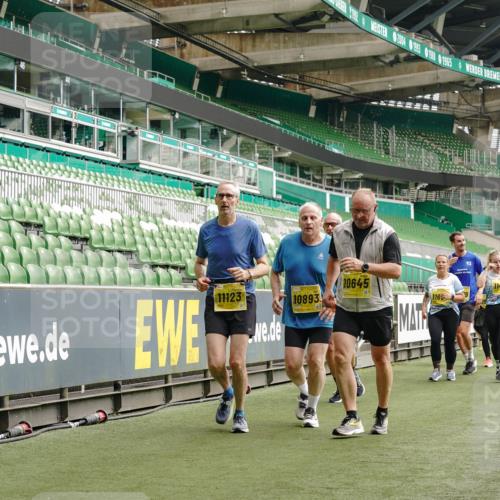 13.09.2026 - 21. swb-Marathon Bremen Michael Burmester http://msf.ph/oto/10479845 13.09.2026 10:41:19 Laufen im Stadion 10155, 10156, 10163, 10169, 10213, 10247, 10299, 10313, 10321, 10354, 10386, 10399, 10406, 10414, 10417, 10419, 10422, 10424, 10435, 10455, 10461, 10462, 10483, 10519, 10527, 10545, 10546, 10547, 10570, 10582, 10586, 10599, 10611, 10644, 10653, 10694, 10696, 10705, 10706, 10719, 10722, 10751, 10766, 10768, 10776, 10804, 10859, 10889, 10909, 10963, 10977, 11043, 11048 meine-sportfotos.de
