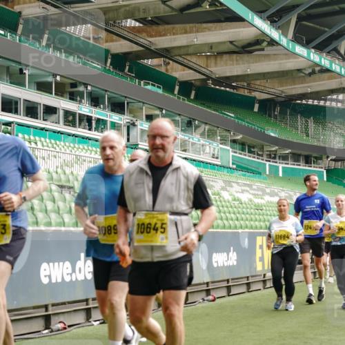 13.09.2026 - 21. swb-Marathon Bremen Michael Burmester http://msf.ph/oto/10479880 13.09.2026 10:41:21 Laufen im Stadion 10155, 10156, 10163, 10169, 10213, 10247, 10299, 10313, 10321, 10354, 10386, 10399, 10406, 10414, 10417, 10419, 10422, 10424, 10435, 10455, 10461, 10462, 10483, 10519, 10527, 10545, 10546, 10547, 10570, 10582, 10586, 10599, 10611, 10644, 10653, 10694, 10696, 10705, 10706, 10719, 10722, 10751, 10766, 10768, 10776, 10804, 10859, 10889, 10909, 10963, 10977, 11043, 11048 meine-sportfotos.de
