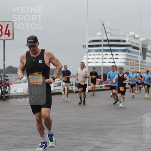 13.09.2026 - Kiel Lauf Andreas Tolksdorf http://msf.ph/oto/10479886 13.09.2026 11:53:37 Kiellinie 1, 38, 4, 1, 38, 328, 3 meine-sportfotos.de