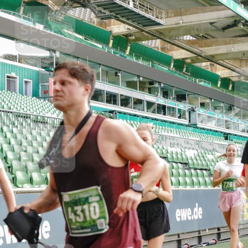 13.09.2026 - 21. swb-Marathon Bremen Michael Burmester http://msf.ph/oto/10479935 13.09.2026 13:18:59 Laufen im Stadion 311, 333, 404, 486, 512, 546, 732, 753, 837, 921, 938, 1156, 1431, 1506, 1765, 1844, 1868, 2056, 2123, 2137, 2224, 2240, 2294, 2315, 2357, 2358, 2453, 2557, 2563, 2601, 2614, 2622, 2626, 2647, 2689, 2702, 2703, 2722, 2786, 2843, 2845, 2849, 2857, 2879, 2880, 2893, 2944, 2983, 2999, 3031, 3046, 3072, 3096, 3100, 3116, 3146, 3180, 3189, 3198, 3210, 3243, 3263, 3285, 3287, 3315, 3337, 3421, 3476, 3537, 3548, 3619, 3633, 3654, 3740, 3879, 4478 meine-sportfotos.de