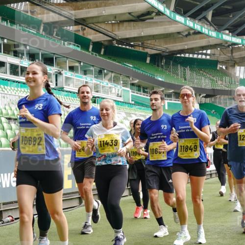13.09.2026 - 21. swb-Marathon Bremen Michael Burmester http://msf.ph/oto/10479963 13.09.2026 10:41:24 Laufen im Stadion 10155, 10156, 10163, 10169, 10213, 10247, 10299, 10313, 10321, 10354, 10386, 10399, 10406, 10414, 10417, 10419, 10422, 10424, 10435, 10455, 10461, 10462, 10483, 10519, 10527, 10545, 10546, 10547, 10570, 10582, 10586, 10599, 10611, 10644, 10653, 10694, 10696, 10705, 10706, 10719, 10722, 10751, 10766, 10768, 10776, 10804, 10859, 10889, 10909, 10963, 10977, 11043, 11048 meine-sportfotos.de