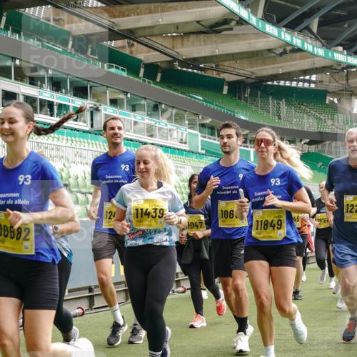 13.09.2026 - 21. swb-Marathon Bremen Michael Burmester http://msf.ph/oto/10479980 13.09.2026 10:41:25 Laufen im Stadion 10155, 10156, 10163, 10169, 10213, 10247, 10299, 10313, 10321, 10354, 10386, 10399, 10406, 10414, 10417, 10419, 10422, 10424, 10435, 10455, 10461, 10462, 10483, 10519, 10527, 10545, 10546, 10547, 10570, 10582, 10586, 10599, 10611, 10644, 10653, 10694, 10696, 10705, 10706, 10719, 10722, 10751, 10766, 10768, 10776, 10804, 10859, 10889, 10909, 10963, 10977, 11043, 11048, 11084, 11085 meine-sportfotos.de
