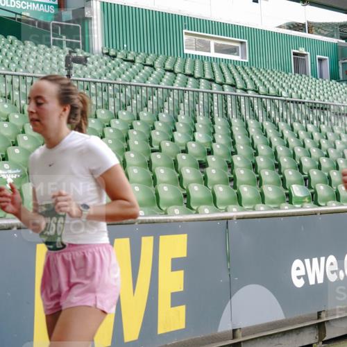 13.09.2026 - 21. swb-Marathon Bremen Michael Burmester http://msf.ph/oto/10480019 13.09.2026 13:19:02 Laufen im Stadion 311, 333, 404, 486, 512, 546, 732, 753, 837, 921, 938, 1156, 1431, 1506, 1765, 1844, 1868, 1916, 2056, 2123, 2137, 2224, 2240, 2294, 2315, 2357, 2358, 2453, 2557, 2563, 2601, 2614, 2622, 2626, 2647, 2689, 2702, 2703, 2722, 2786, 2843, 2845, 2849, 2857, 2879, 2880, 2893, 2944, 2983, 2999, 3031, 3046, 3072, 3096, 3100, 3116, 3146, 3189, 3198, 3210, 3243, 3263, 3285, 3287, 3315, 3337, 3421, 3476, 3537, 3548, 3619, 3633, 3654, 3740, 3879, 4478 meine-sportfotos.de