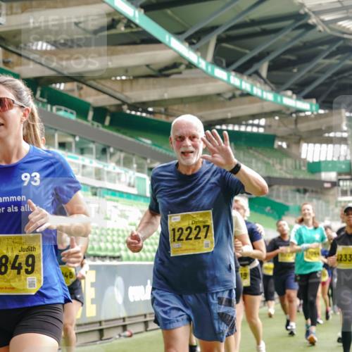 13.09.2026 - 21. swb-Marathon Bremen Michael Burmester http://msf.ph/oto/10480032 13.09.2026 10:41:26 Laufen im Stadion 10155, 10156, 10163, 10169, 10213, 10247, 10299, 10313, 10321, 10354, 10386, 10399, 10406, 10414, 10417, 10419, 10422, 10424, 10435, 10455, 10461, 10462, 10483, 10519, 10527, 10545, 10546, 10547, 10570, 10582, 10586, 10611, 10644, 10653, 10694, 10696, 10705, 10706, 10719, 10722, 10751, 10766, 10768, 10776, 10804, 10859, 10889, 10909, 10963, 10977, 11043, 11048, 11084, 11085 meine-sportfotos.de