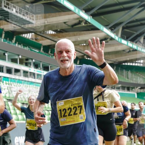 13.09.2026 - 21. swb-Marathon Bremen Michael Burmester http://msf.ph/oto/10480070 13.09.2026 10:41:27 Laufen im Stadion 10155, 10156, 10163, 10169, 10213, 10247, 10299, 10313, 10321, 10354, 10386, 10399, 10406, 10414, 10417, 10419, 10422, 10424, 10435, 10455, 10461, 10462, 10483, 10519, 10527, 10545, 10546, 10547, 10570, 10582, 10586, 10611, 10644, 10653, 10694, 10696, 10705, 10706, 10719, 10722, 10751, 10766, 10768, 10776, 10804, 10859, 10889, 10909, 10963, 10977, 11043, 11048, 11084, 11085 meine-sportfotos.de