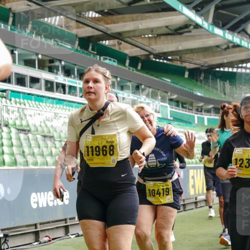 13.09.2026 - 21. swb-Marathon Bremen Michael Burmester http://msf.ph/oto/10480079 13.09.2026 10:41:28 Laufen im Stadion 10155, 10156, 10163, 10169, 10213, 10247, 10299, 10313, 10321, 10354, 10396, 10399, 10406, 10414, 10417, 10419, 10422, 10424, 10435, 10455, 10461, 10462, 10483, 10519, 10527, 10545, 10546, 10547, 10570, 10582, 10586, 10611, 10644, 10653, 10694, 10696, 10705, 10706, 10719, 10722, 10751, 10766, 10768, 10776, 10804, 10859, 10889, 10909, 10963, 10977, 11043, 11048, 11084, 11085 meine-sportfotos.de