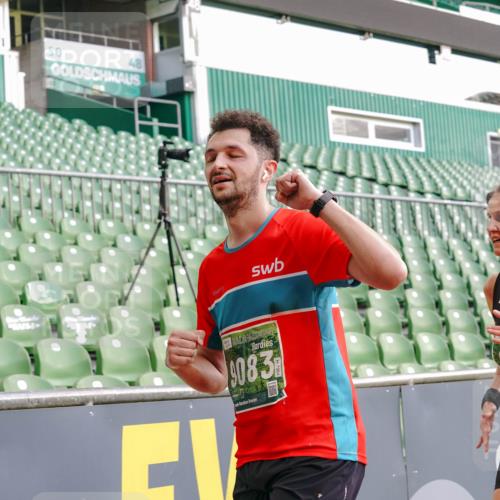 13.09.2026 - 21. swb-Marathon Bremen Michael Burmester http://msf.ph/oto/10480168 13.09.2026 13:19:10 Laufen im Stadion 311, 333, 404, 464, 486, 512, 546, 732, 753, 837, 921, 938, 1066, 1156, 1431, 1506, 1765, 1844, 1868, 1916, 2056, 2123, 2137, 2224, 2240, 2294, 2315, 2357, 2358, 2453, 2557, 2563, 2614, 2622, 2626, 2647, 2689, 2702, 2703, 2722, 2756, 2786, 2843, 2845, 2849, 2857, 2879, 2880, 2893, 2944, 2983, 2999, 3031, 3046, 3059, 3072, 3096, 3100, 3116, 3146, 3189, 3198, 3210, 3243, 3263, 3285, 3287, 3315, 3476, 3537, 3619, 3633, 3654, 3740, 3879, 4478 meine-sportfotos.de