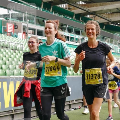 13.09.2026 - 21. swb-Marathon Bremen Michael Burmester http://msf.ph/oto/10480171 13.09.2026 10:41:30 Laufen im Stadion 10148, 10155, 10156, 10163, 10169, 10213, 10247, 10299, 10313, 10321, 10354, 10395, 10396, 10399, 10406, 10414, 10417, 10419, 10422, 10424, 10435, 10455, 10461, 10462, 10483, 10519, 10527, 10545, 10546, 10547, 10570, 10582, 10586, 10611, 10644, 10694, 10696, 10705, 10706, 10719, 10722, 10751, 10766, 10768, 10776, 10804, 10859, 10889, 10909, 10963, 10977, 11043, 11048, 11084, 11085, 11097, 11098 meine-sportfotos.de
