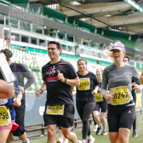 13.09.2026 - 21. swb-Marathon Bremen Michael Burmester http://msf.ph/oto/10480242 13.09.2026 10:41:32 Laufen im Stadion 10148, 10155, 10163, 10169, 10213, 10247, 10299, 10313, 10321, 10354, 10395, 10396, 10399, 10406, 10414, 10417, 10419, 10422, 10424, 10435, 10455, 10461, 10462, 10483, 10519, 10527, 10545, 10546, 10547, 10570, 10582, 10586, 10611, 10644, 10694, 10696, 10705, 10706, 10719, 10722, 10766, 10768, 10776, 10804, 10859, 10889, 10909, 10963, 10977, 11043, 11048, 11084, 11085, 11090, 11097, 11098 meine-sportfotos.de
