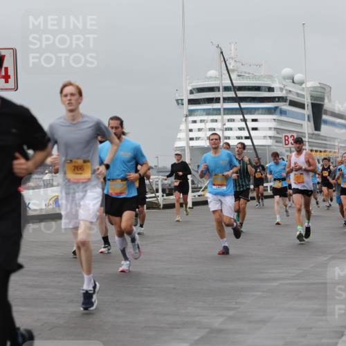 13.09.2026 - Kiel Lauf Andreas Tolksdorf http://msf.ph/oto/10480259 13.09.2026 11:54:11 Kiellinie 3763, 766, 3 meine-sportfotos.de