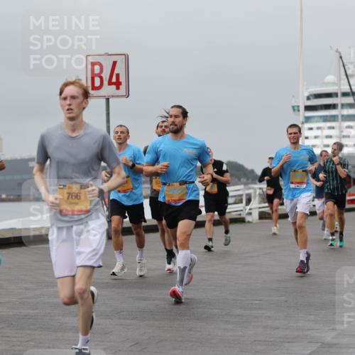 13.09.2026 - Kiel Lauf Andreas Tolksdorf http://msf.ph/oto/10480277 13.09.2026 11:54:12 Kiellinie 38, 3765, 60, 766, 4, 83, 2422 meine-sportfotos.de